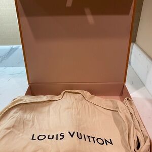 Louis Vuitton Cream Garment Bag with box 19x17.5 original Box and Garment Bag